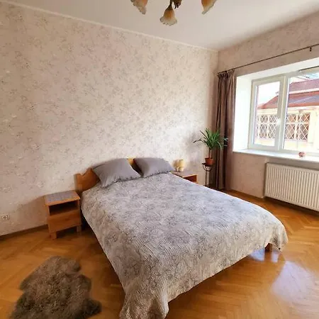 아파트 Spacious Old Town In Heart Of *